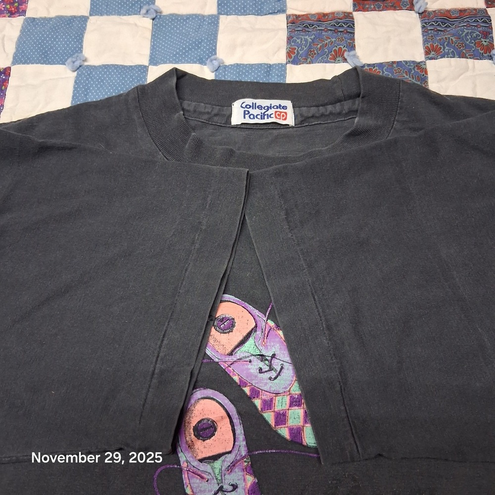 Vintage Colleglate Pacific Running Shoe T Shirt‎ RUN AWAY Single Stitch Size XL - Picture 3 of 8